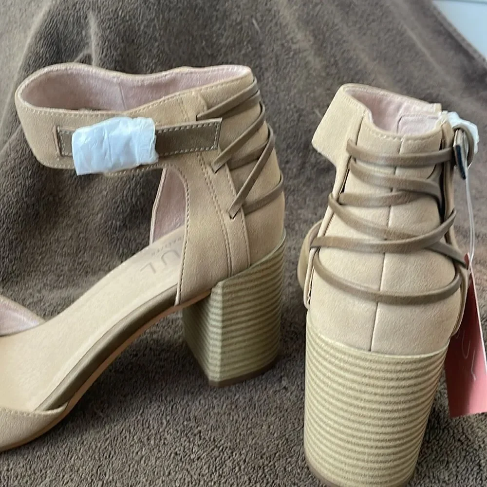 NIB Soul Naturalizer Block Heel Sandals Shoes Size 11 11M